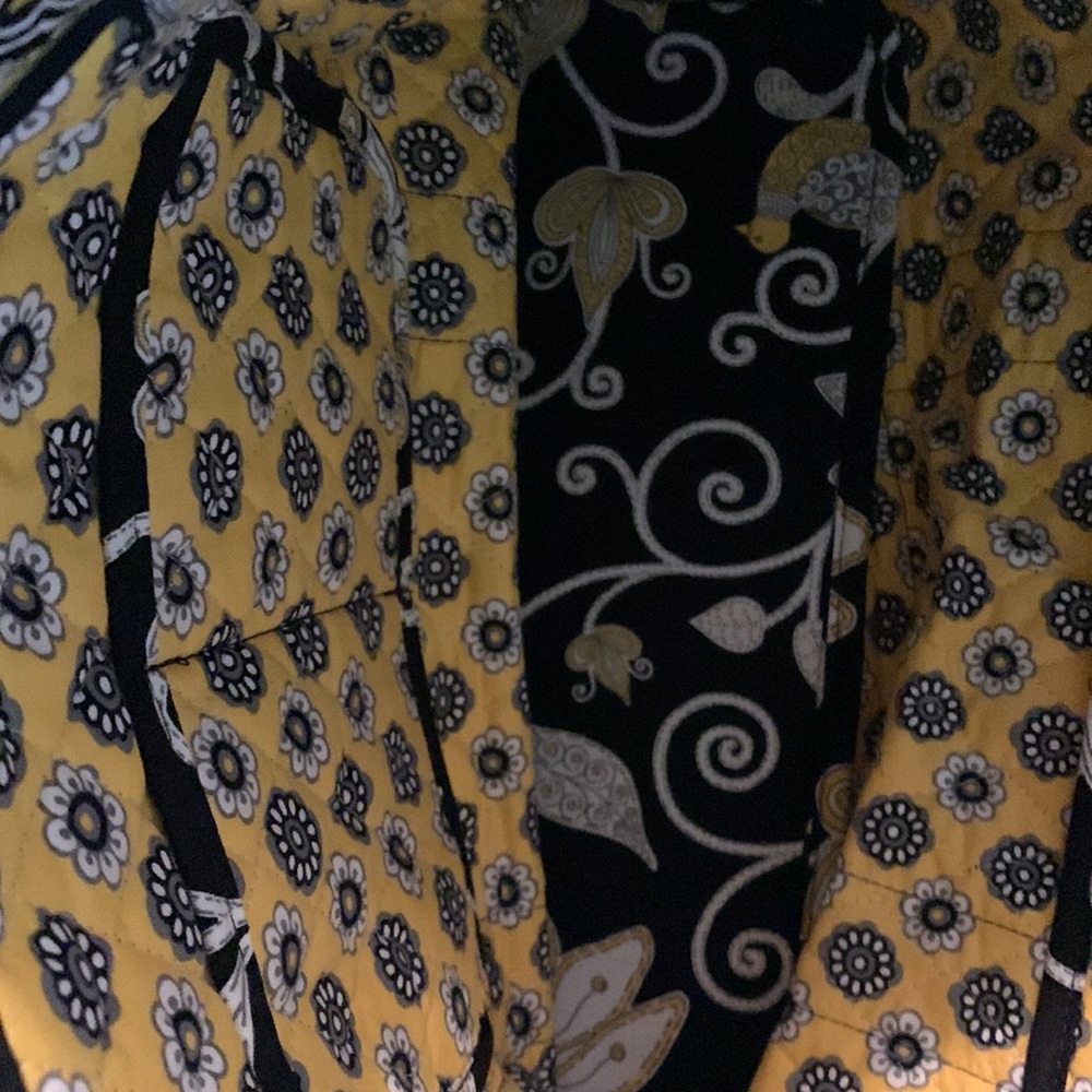 NWT, Vera Bradley Tic Tac Tote in Yellow Bird pattern. - Picture 5 of 5